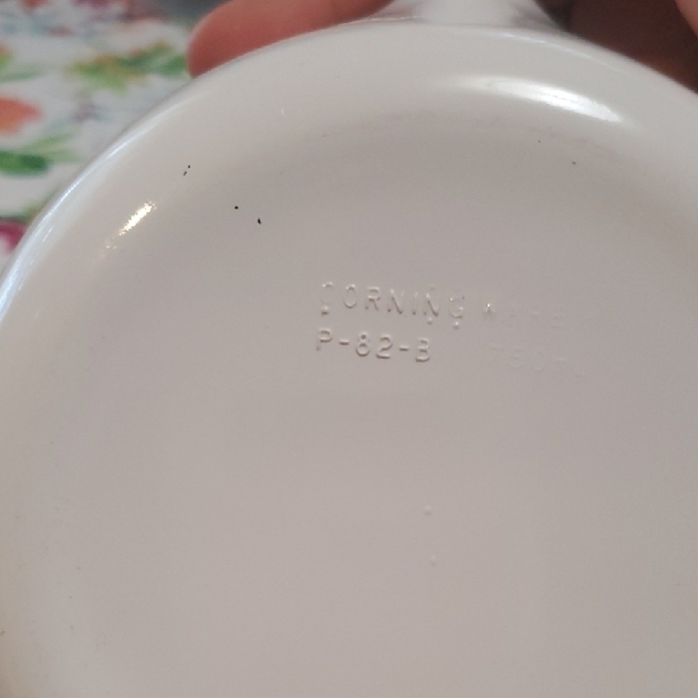 CorningWare White Embossed Base - Picture 2 of 4